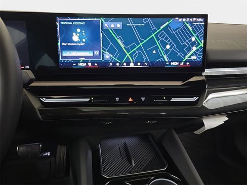 Used 2025 BMW 530i xDrive w/ M Sport Package image 24