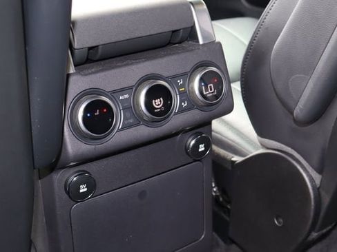 Used 2019 Land Rover Discovery HSE AWD/4WD image 21