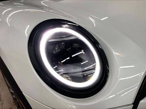 Used 2025 MINI Cooper 2-Door Hardtop image 30