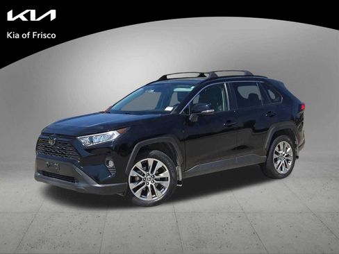 Used 2020 Toyota RAV4 XLE Premium FWD image 1
