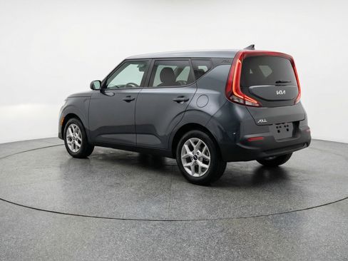 Used 2025 Kia Soul LX w/ LX Technology Package FWD image 6