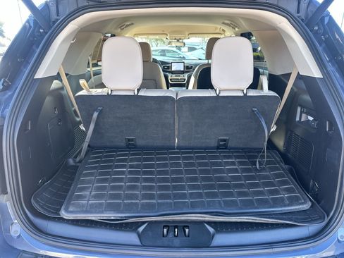 Used 2021 Ford Explorer XLT w/ Equipment Group 202A image 33