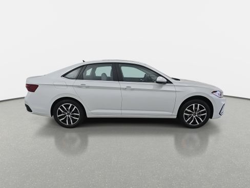 New 2026 Volkswagen Jetta SE image 2