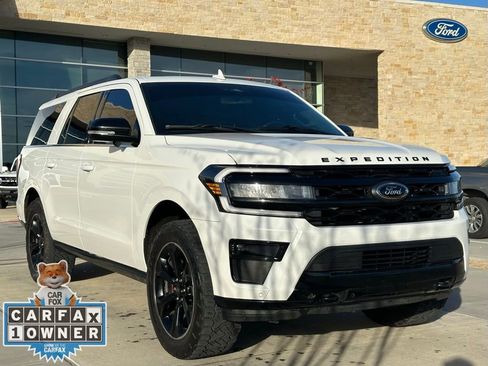 Used 2022 Ford Expedition Max Limited image 18