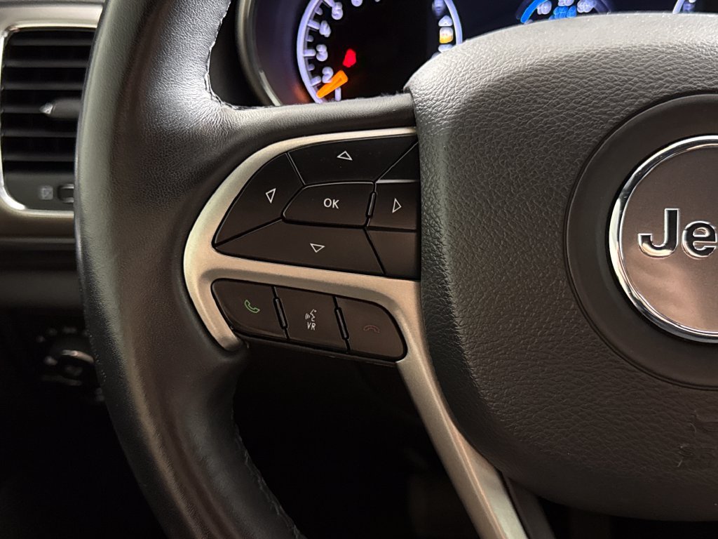Used 2022 Jeep Grand Cherokee Laredo X AWD/4WD image 16