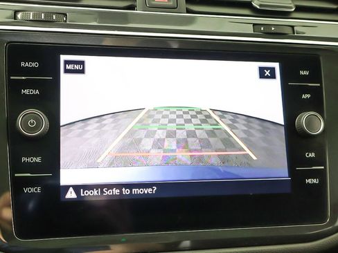 Used 2019 Volkswagen Tiguan SEL image 47