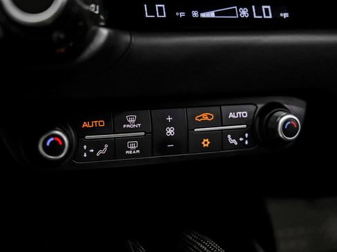 Used 2019 Ferrari 812 Superfast RWD image 29