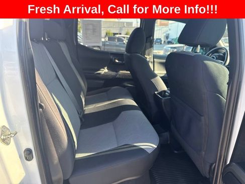 Used 2020 Toyota Tacoma TRD Off-Road w/ Technology Package AWD/4WD image 12