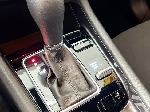 Used 2023 Jeep Compass Sport image 25