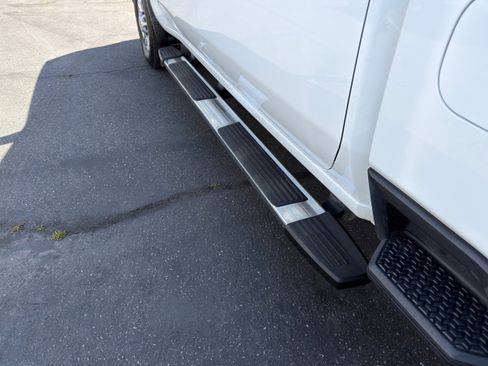 Used 2025 Chevrolet Silverado 2500 LT w/ Convenience Package image 45