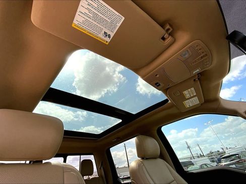 Used 2018 Ford F150 Lariat image 14