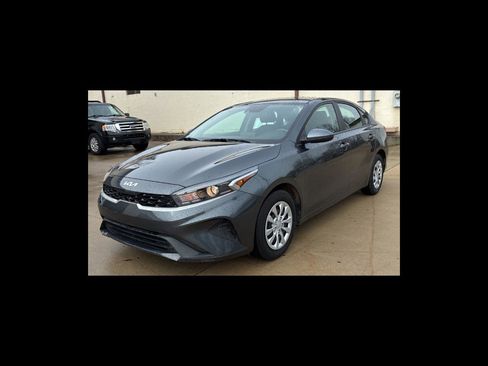 Used 2024 Kia Forte LX image 1