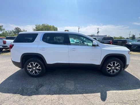 Used 2022 GMC Acadia SLE AWD/4WD image 4
