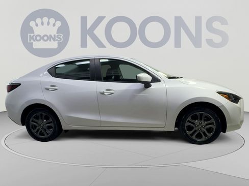 Used 2019 Toyota Yaris LE FWD image 12