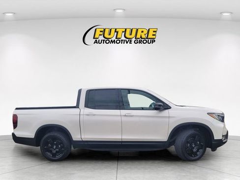 Used 2025 Honda Ridgeline Black Edition image 3