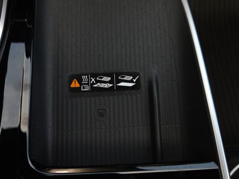 Used 2025 Buick Enclave Sport Touring w/ Power Package FWD image 35