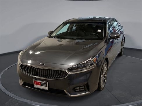 Used 2018 Kia Cadenza Technology image 1