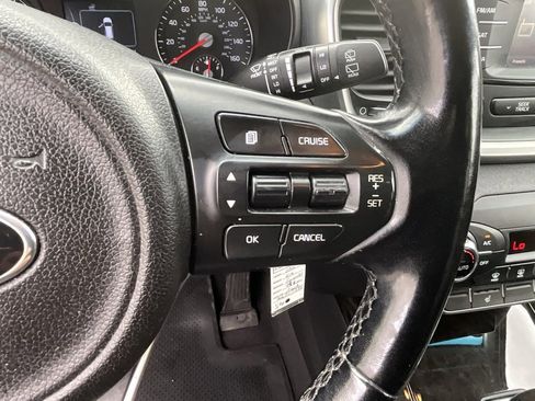 Used 2016 Kia Sorento EX image 17