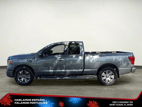 Used 2017 Nissan Titan SV RWD image 3