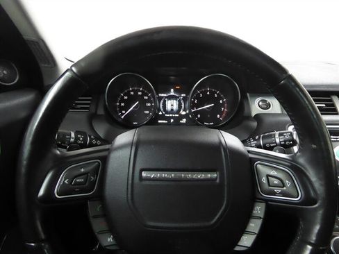 Used 2016 Land Rover Range Rover Evoque SE image 11