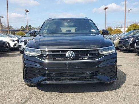 Used 2024 Volkswagen Tiguan SE R-Line image 2