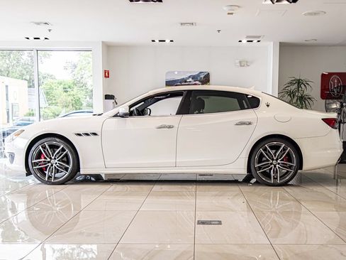 Used 2023 Maserati Quattroporte Modena Q4 AWD/4WD image 6