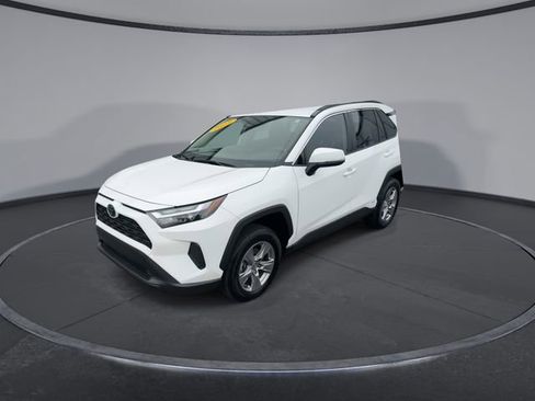 Used 2025 Toyota RAV4 XLE image 7