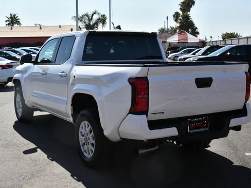 Used 2024 Toyota Tacoma SR5 AWD/4WD image 6