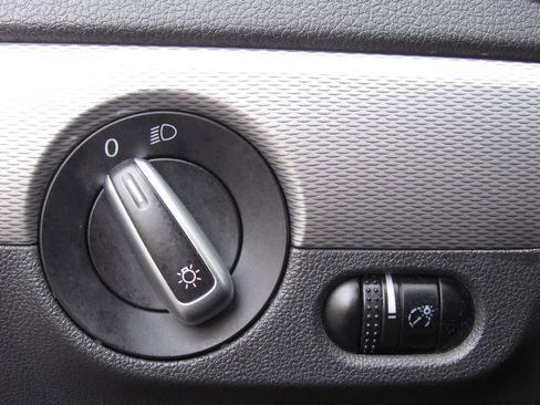 Used 2017 Volkswagen Jetta S image 29