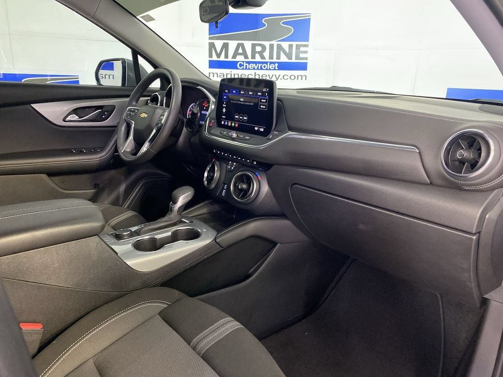 Used 2023 Chevrolet Blazer LT FWD image 34