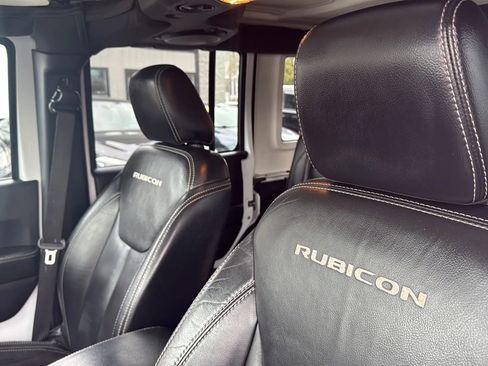 Used 2014 Jeep Wrangler Unlimited Rubicon image 15