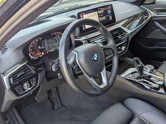 Used 2023 BMW 530i video 4