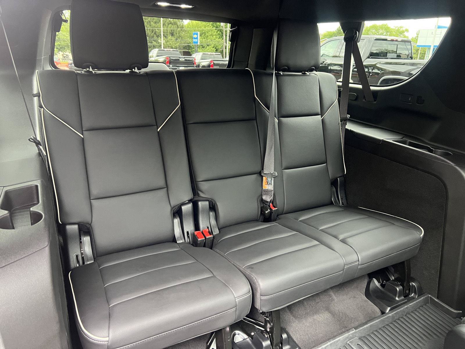 Used 2025 Cadillac Escalade ESV Sport w/ Touring Package AWD/4WD image 15
