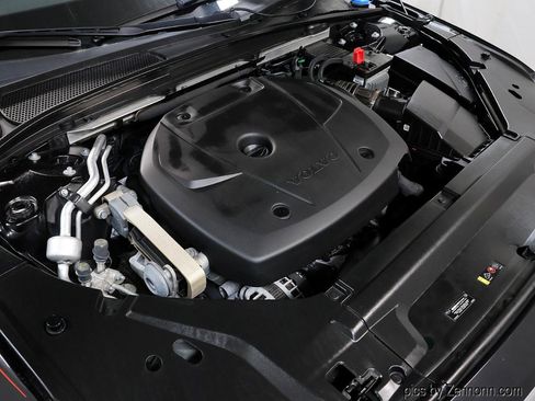 Used 2020 Volvo V90 T6 Cross Country w/ Protection Package Premier image 34