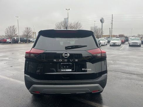 Used 2022 Nissan Rogue SV image 9