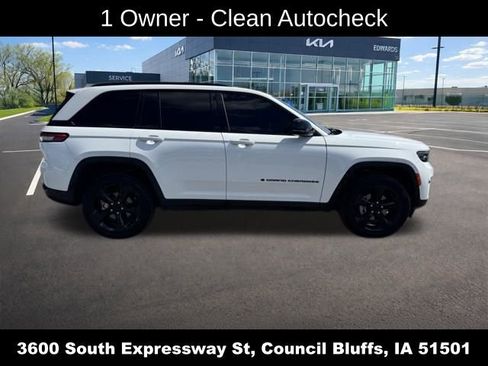 Used 2023 Jeep Grand Cherokee Altitude AWD/4WD image 2