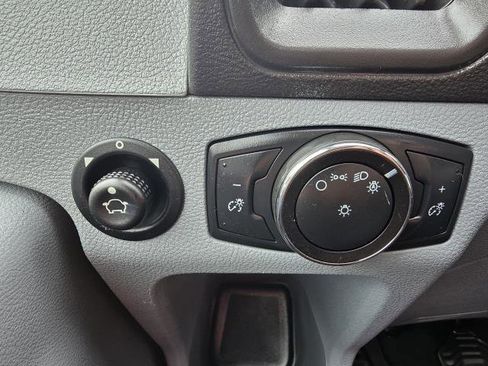 Used 2017 Ford Transit 150 XLT image 13