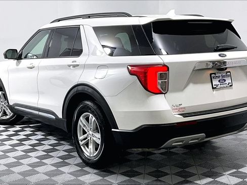 Used 2021 Ford Explorer XLT w/ Equipment Group 202A RWD image 11
