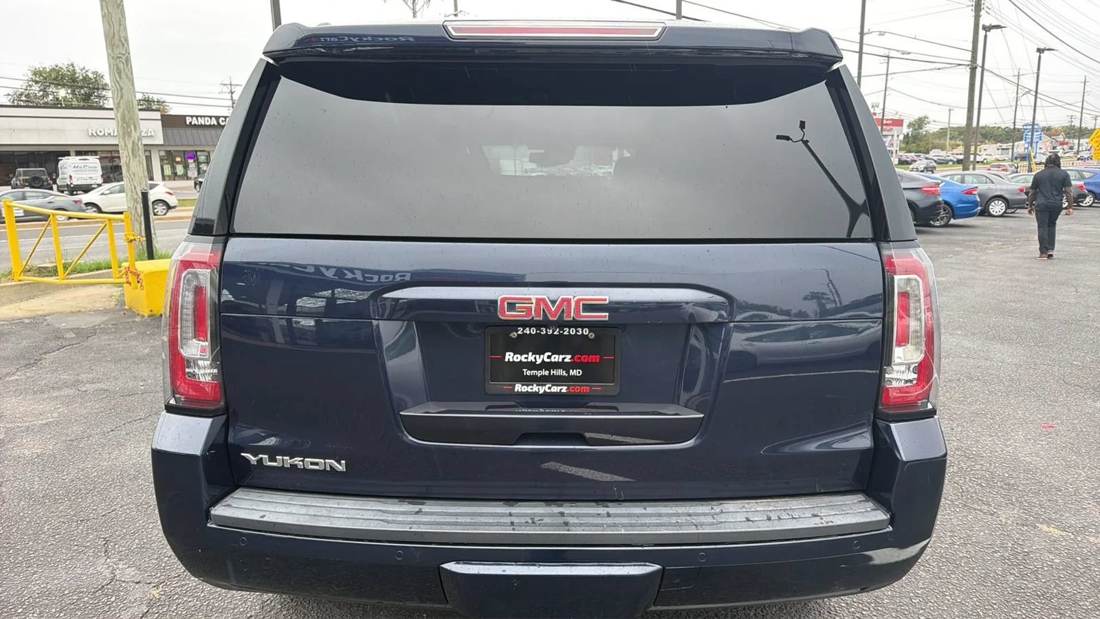 Used 2017 GMC Yukon SLT AWD/4WD image 4
