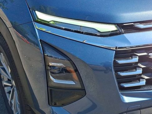 Used 2025 Chevrolet Equinox LT AWD/4WD image 28