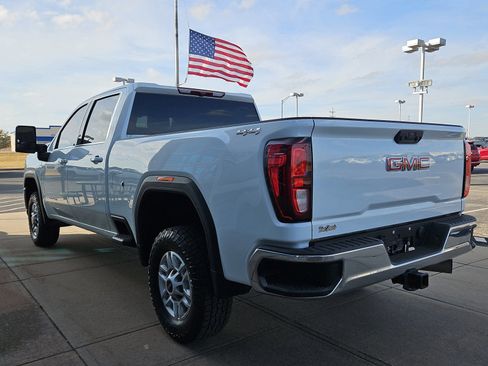 Used 2022 GMC Sierra 2500 SLE w/ SLE Convenience Package image 3