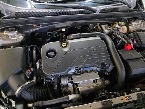 Used 2022 Chevrolet Malibu LT FWD image 34