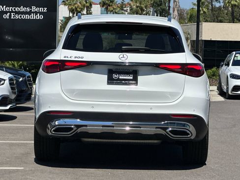Certified 2025 Mercedes-Benz GLC 300 image 4