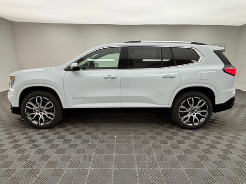 New 2027 GMC Acadia Denali Ultimate w/ LPO, Floor Liner Package AWD/4WD image 17