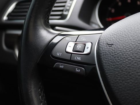 Used 2016 Volkswagen Passat 1.8T SE image 4