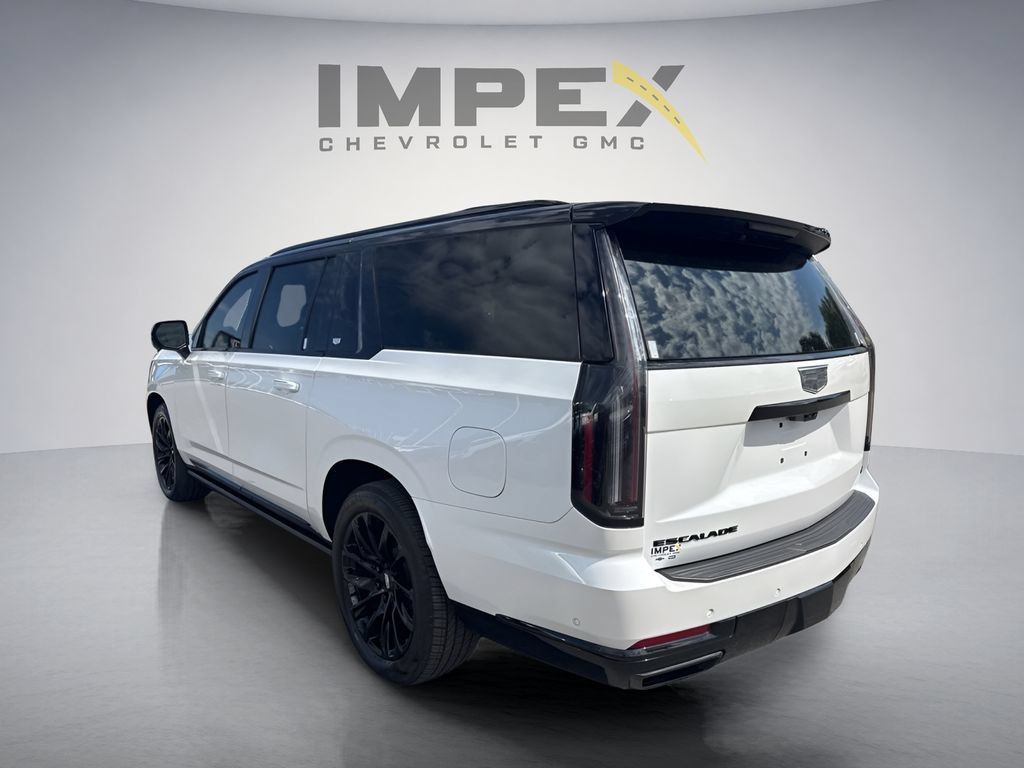 Used 2025 Cadillac Escalade ESV Sport Platinum AWD/4WD image 3