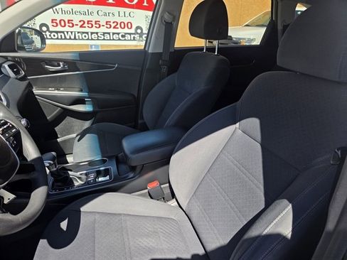 Used 2020 Kia Sorento LX AWD/4WD image 6