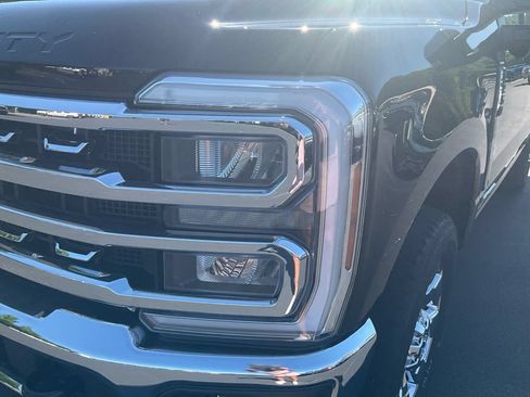 New 2026 Ford F250 Lariat w/ Chrome Package AWD/4WD image 9