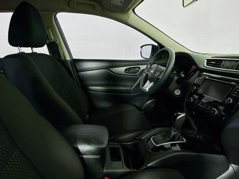 Used 2019 Nissan Rogue Sport S image 27