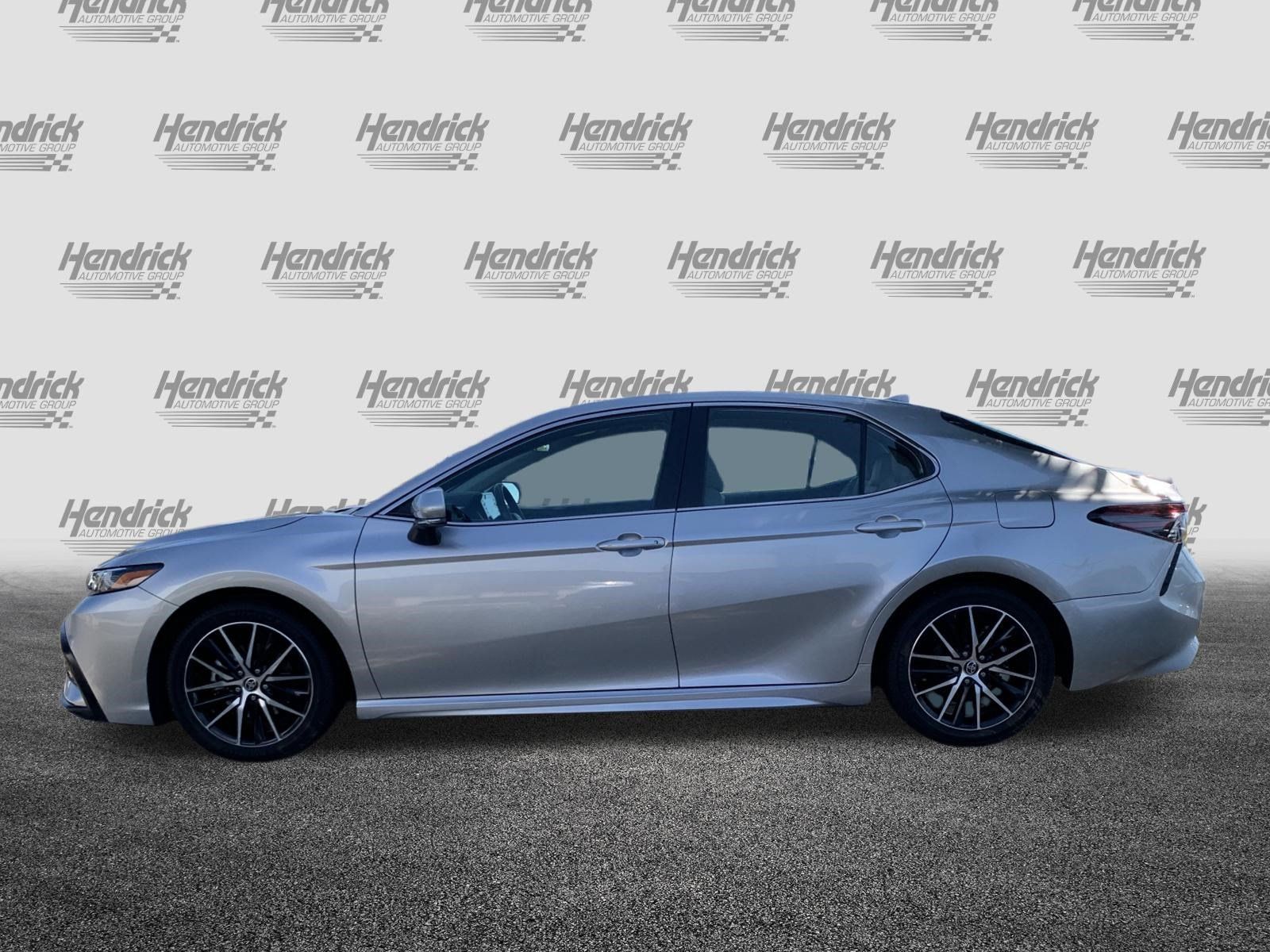 Used 2023 Toyota Camry SE FWD image 7